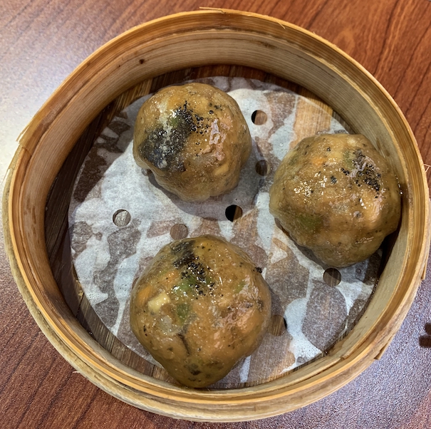 飲茶のメニュー 黒松露云南野菌餃